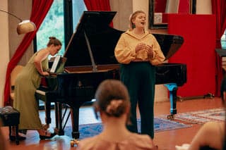 Lied the Way Comes to Florence with "Donne & Canzone"